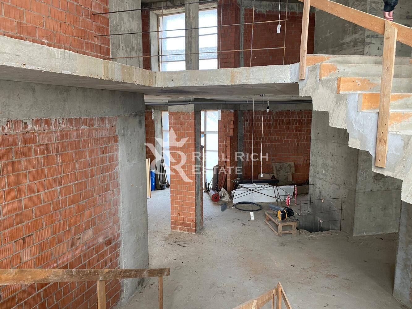 2-этажный коттедж 1 926 м² без отделки