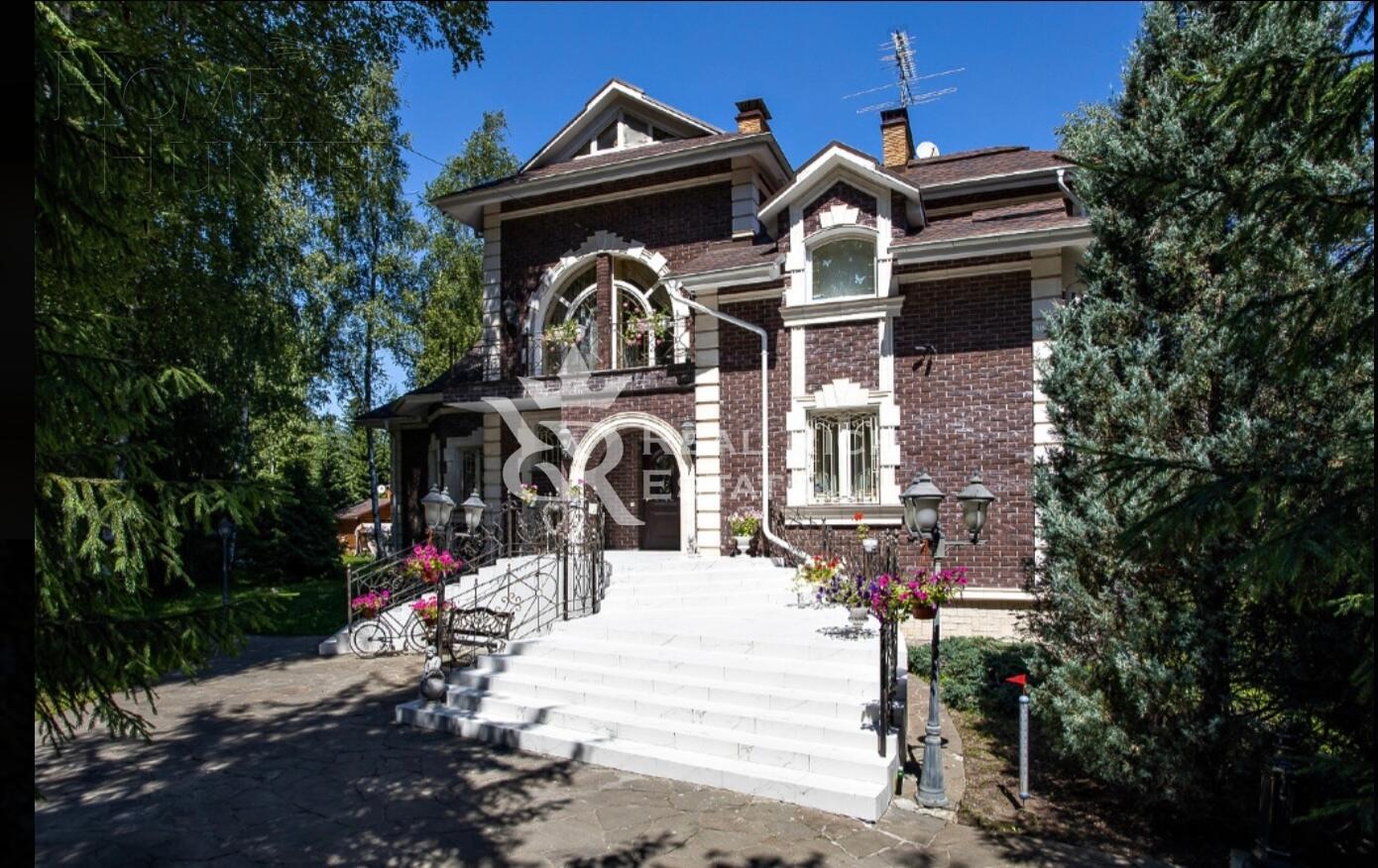 2-этажный коттедж 750 м² с отделкой