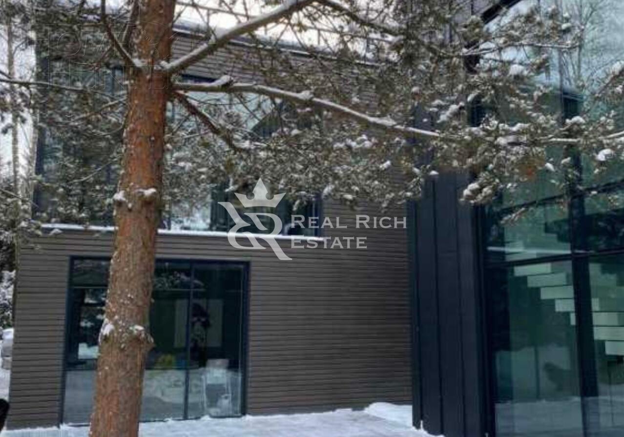 2-этажный коттедж 2 500 м² с отделкой