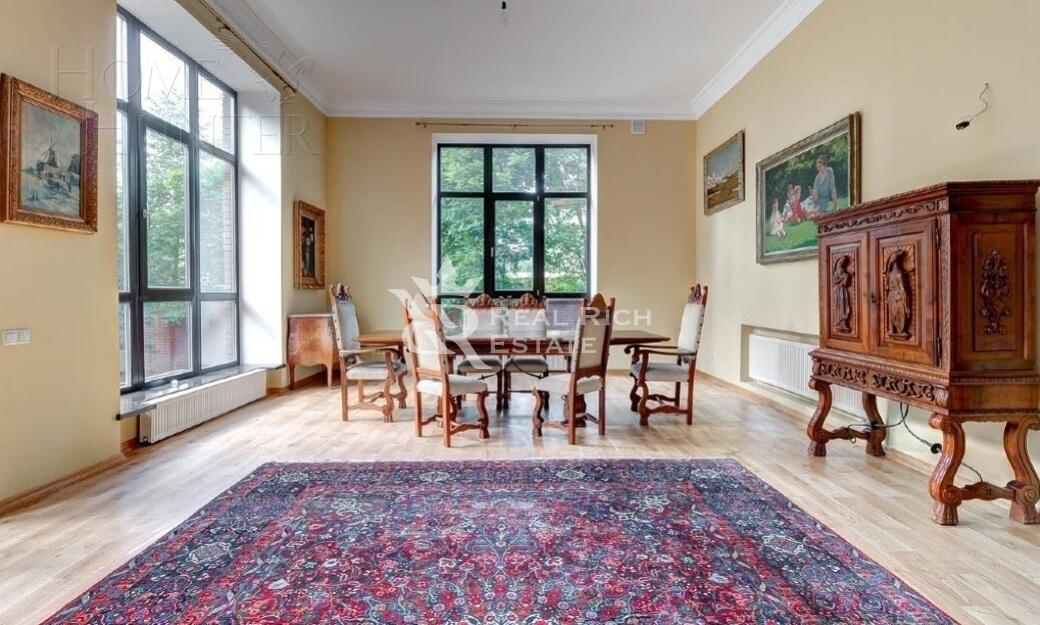 2-этажный коттедж 980 м² с отделкой