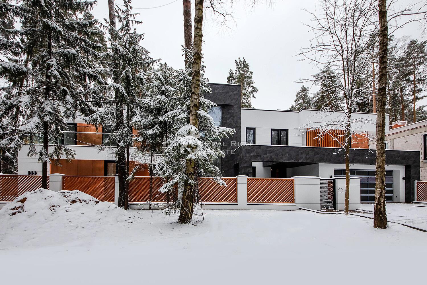 2-этажный коттедж 800 м² без отделки