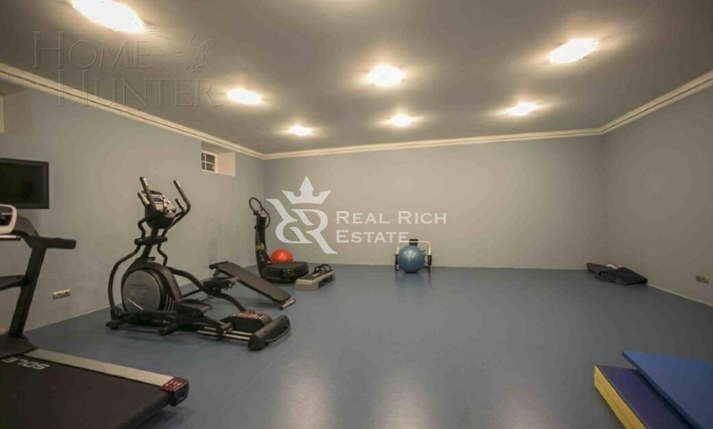 2-этажный коттедж 2 360 м² с отделкой