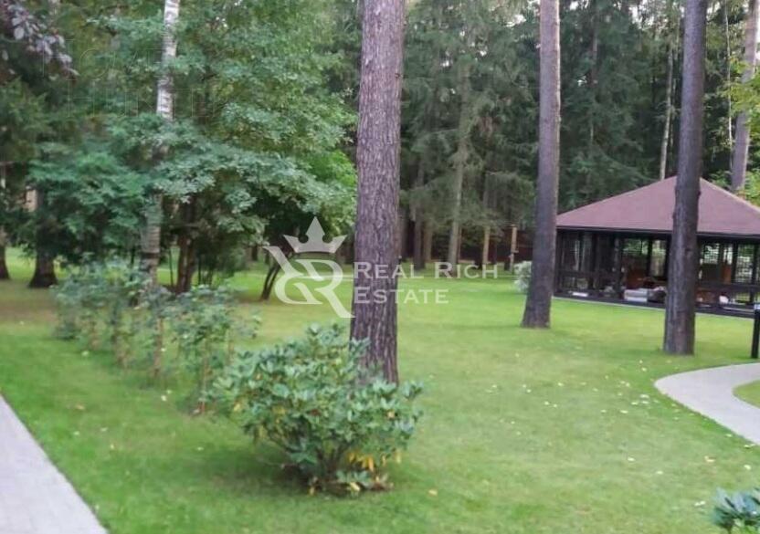 3-этажный коттедж 1 623 м² с отделкой