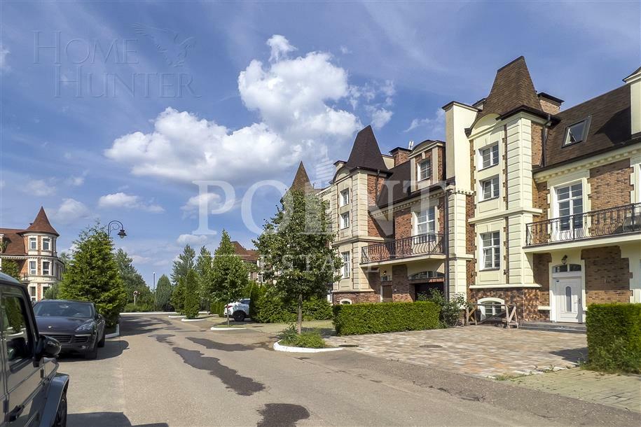 2-этажный таунхаус 320 м² с отделкой