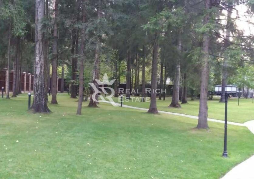 3-этажный коттедж 1 623 м² с отделкой