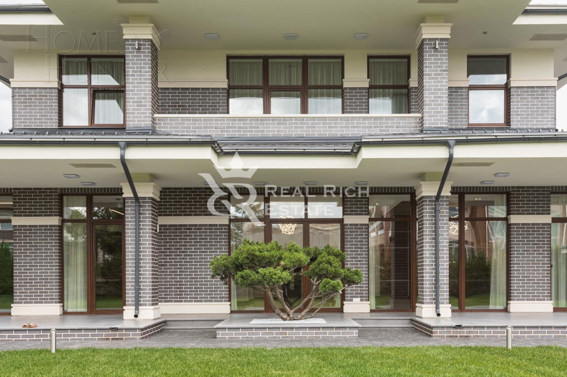 2-этажный коттедж 500 м² с отделкой