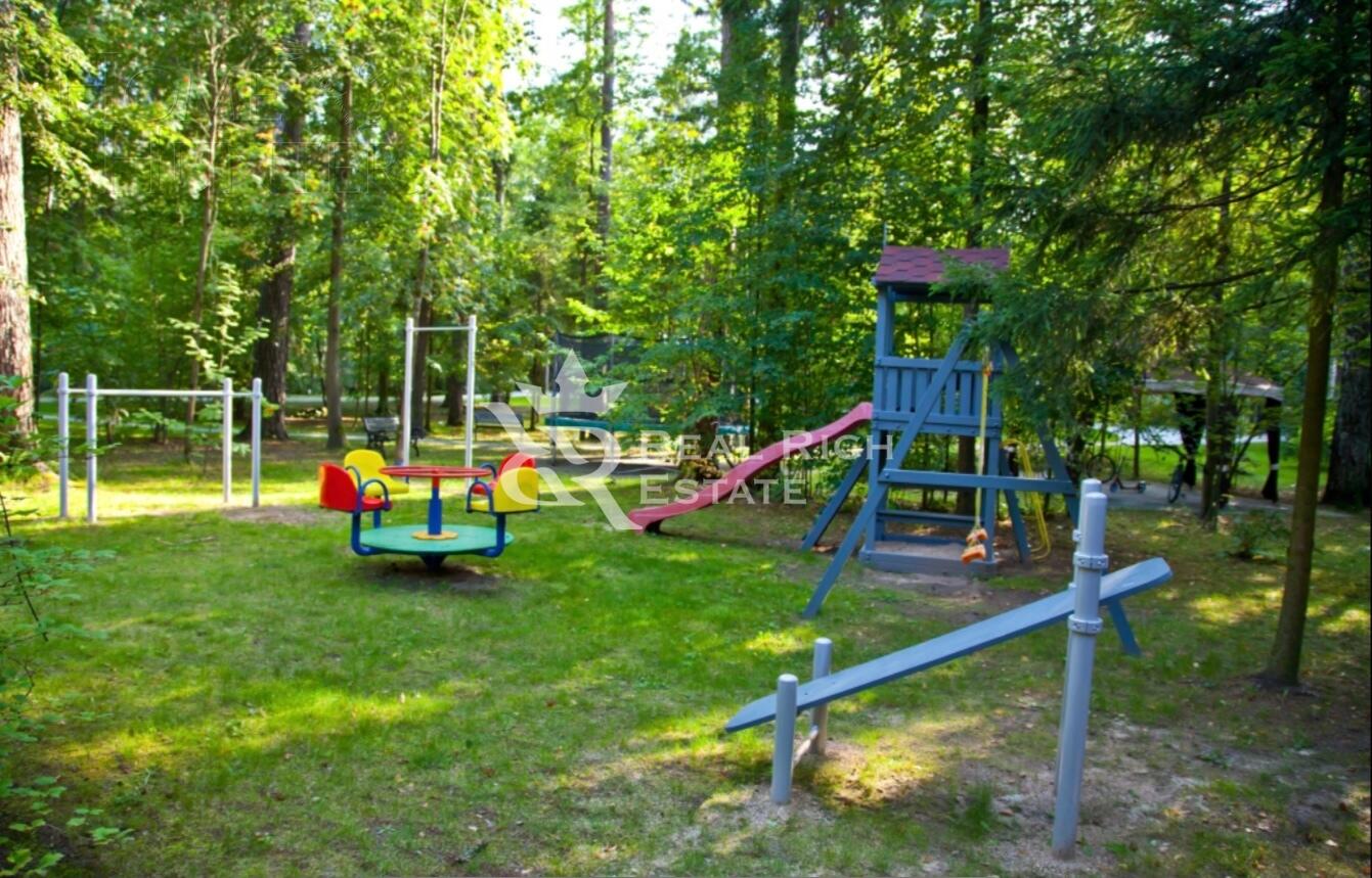 2-этажный коттедж 1 518 м² с отделкой