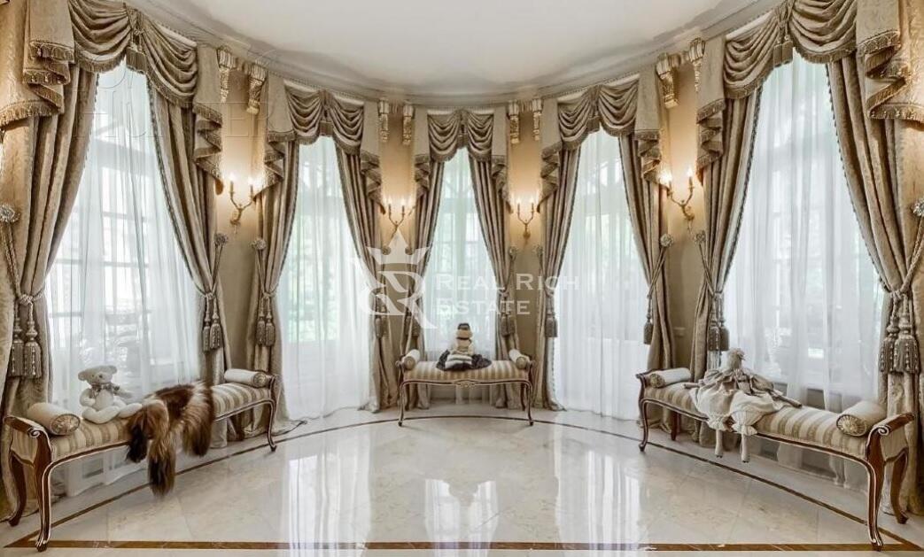 2-этажный коттедж 1 800 м² без отделки