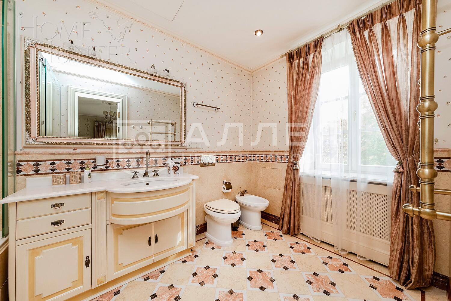 3-этажный коттедж 1 300 м² с отделкой