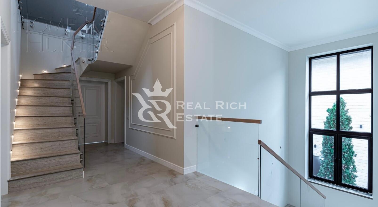 2-этажный коттедж 350 м² с отделкой