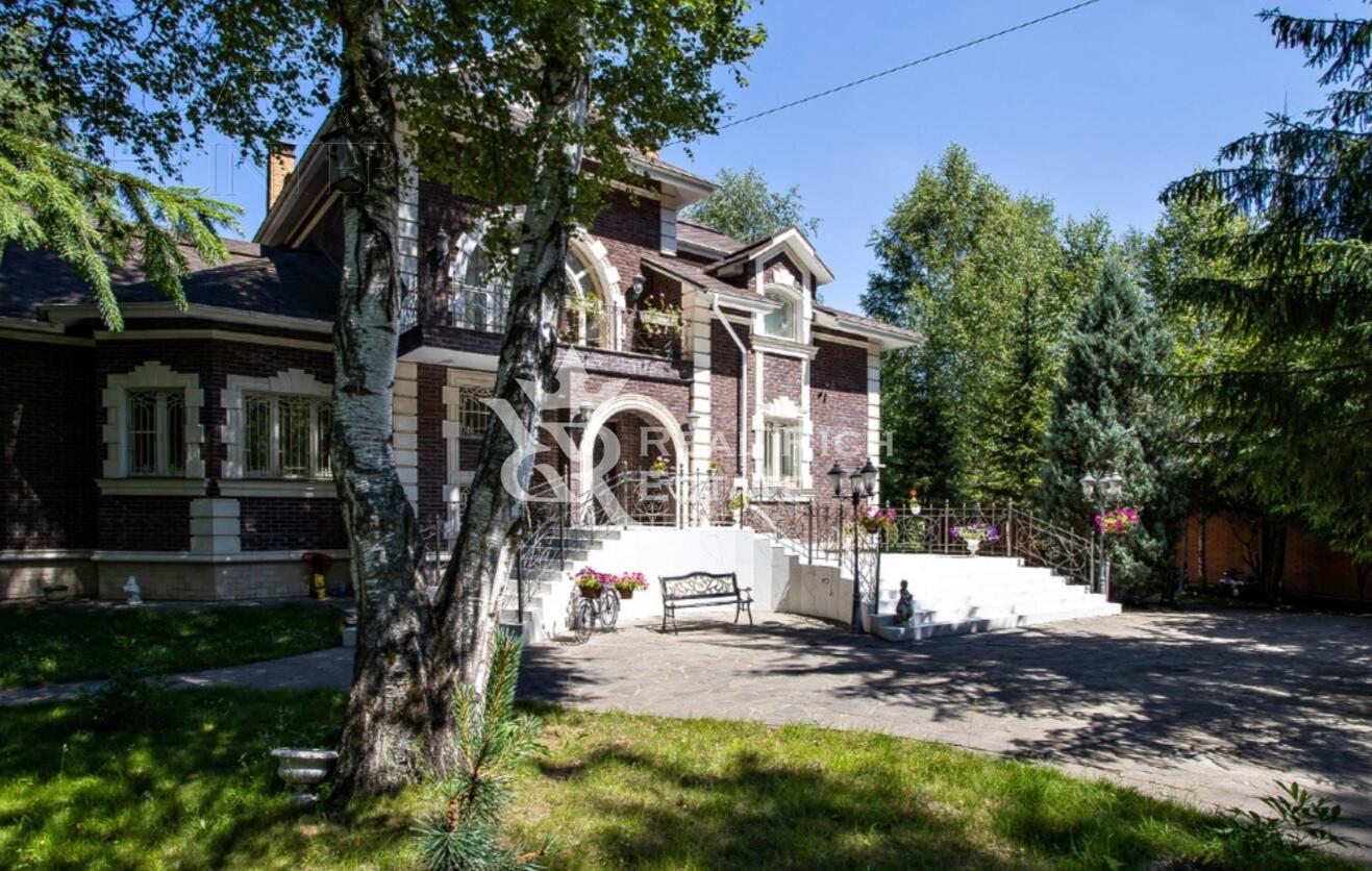 2-этажный коттедж 750 м² с отделкой