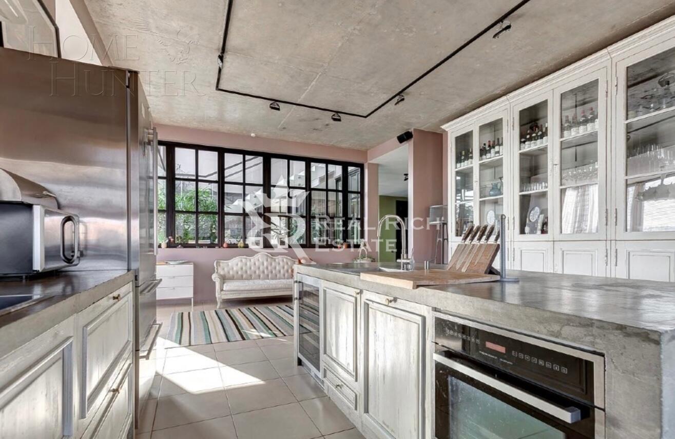 2-этажный коттедж 1 000 м² с отделкой