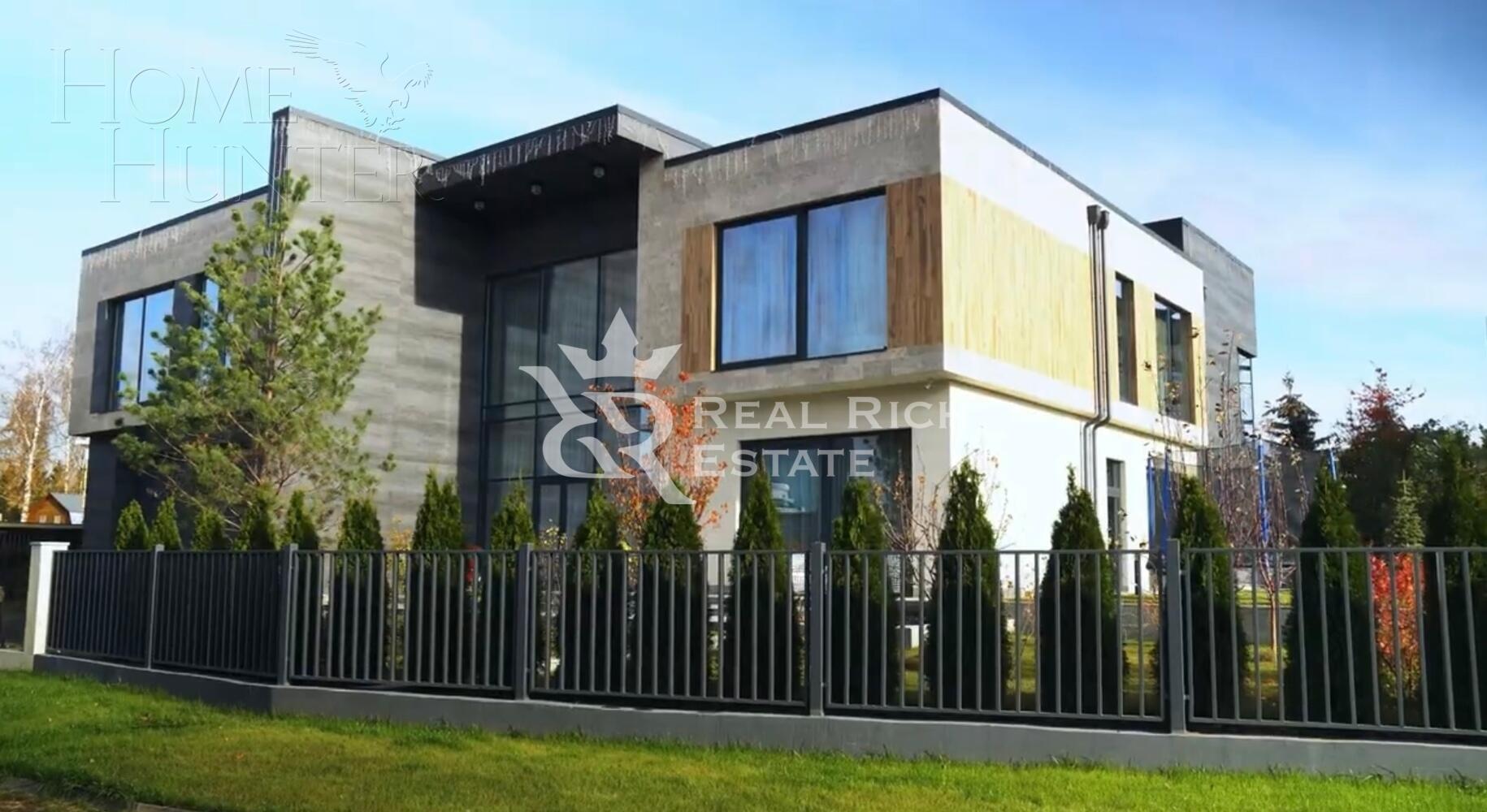 3-этажный коттедж 1 200 м² с отделкой