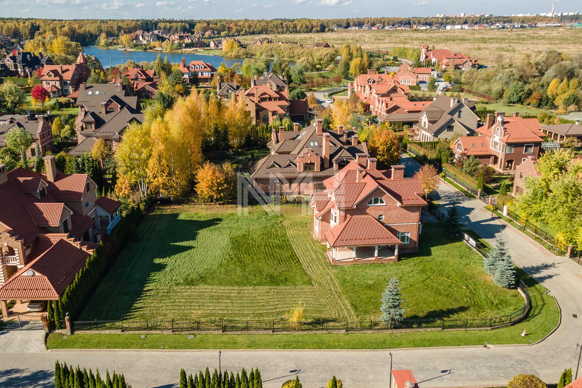 2-этажный коттедж 432.2 м² без отделки