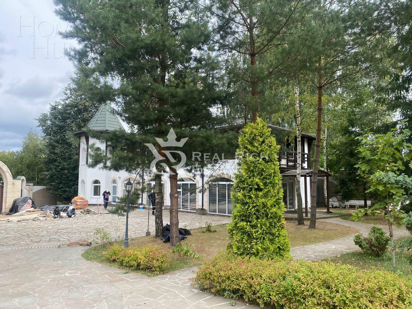 2-этажный коттедж 1 550 м² без отделки