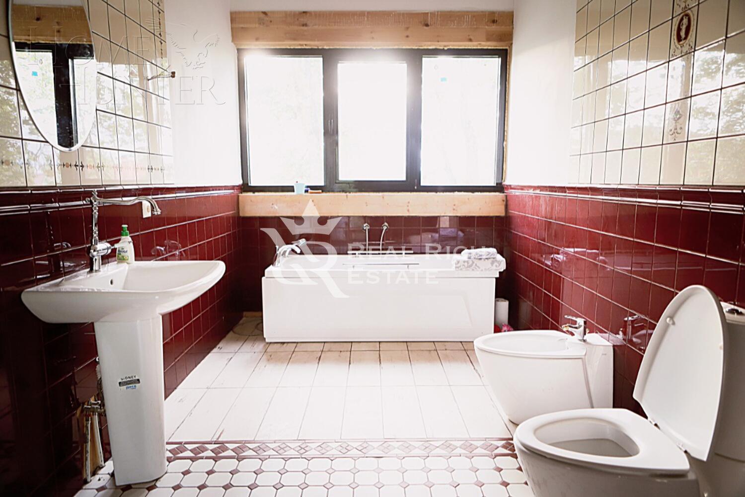 2-этажный коттедж 500 м² с отделкой