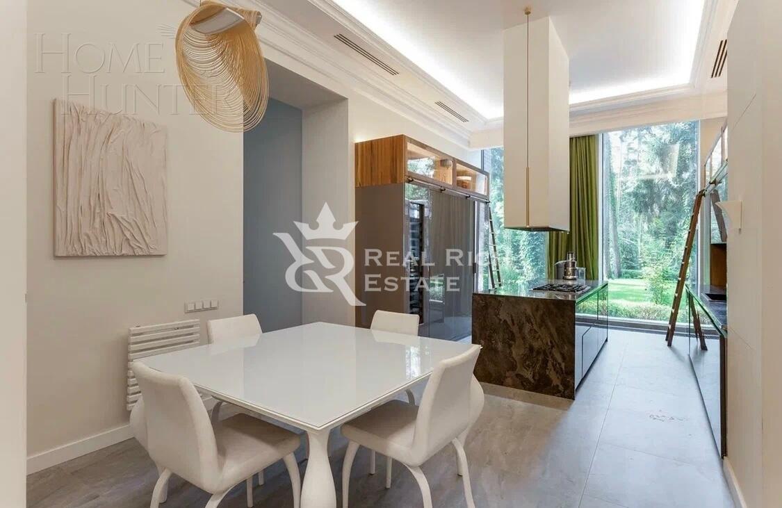 3-этажный коттедж 1 500 м² с отделкой