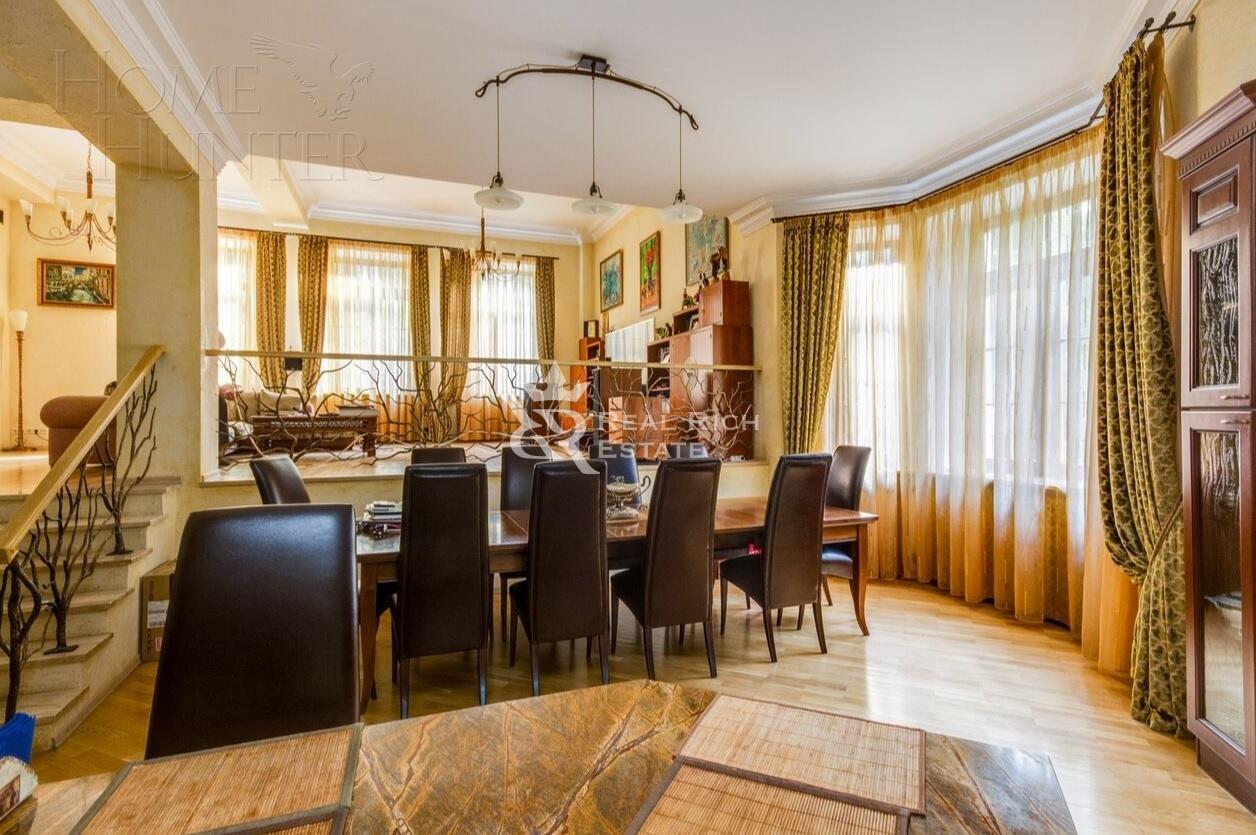 2-этажный коттедж 550 м² с отделкой