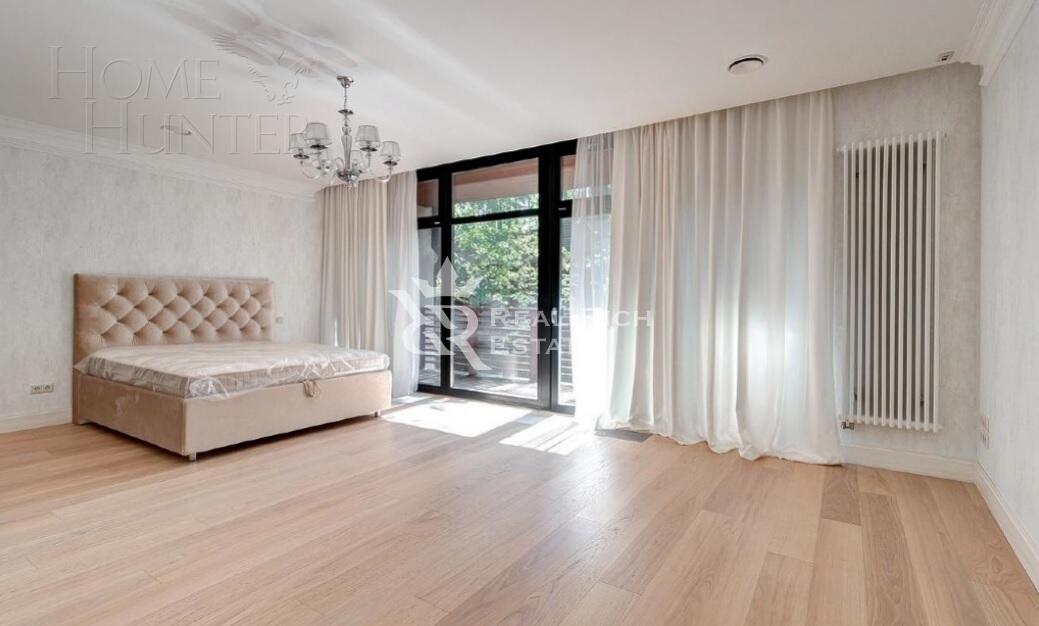 3-этажный таунхаус 430 м² с отделкой