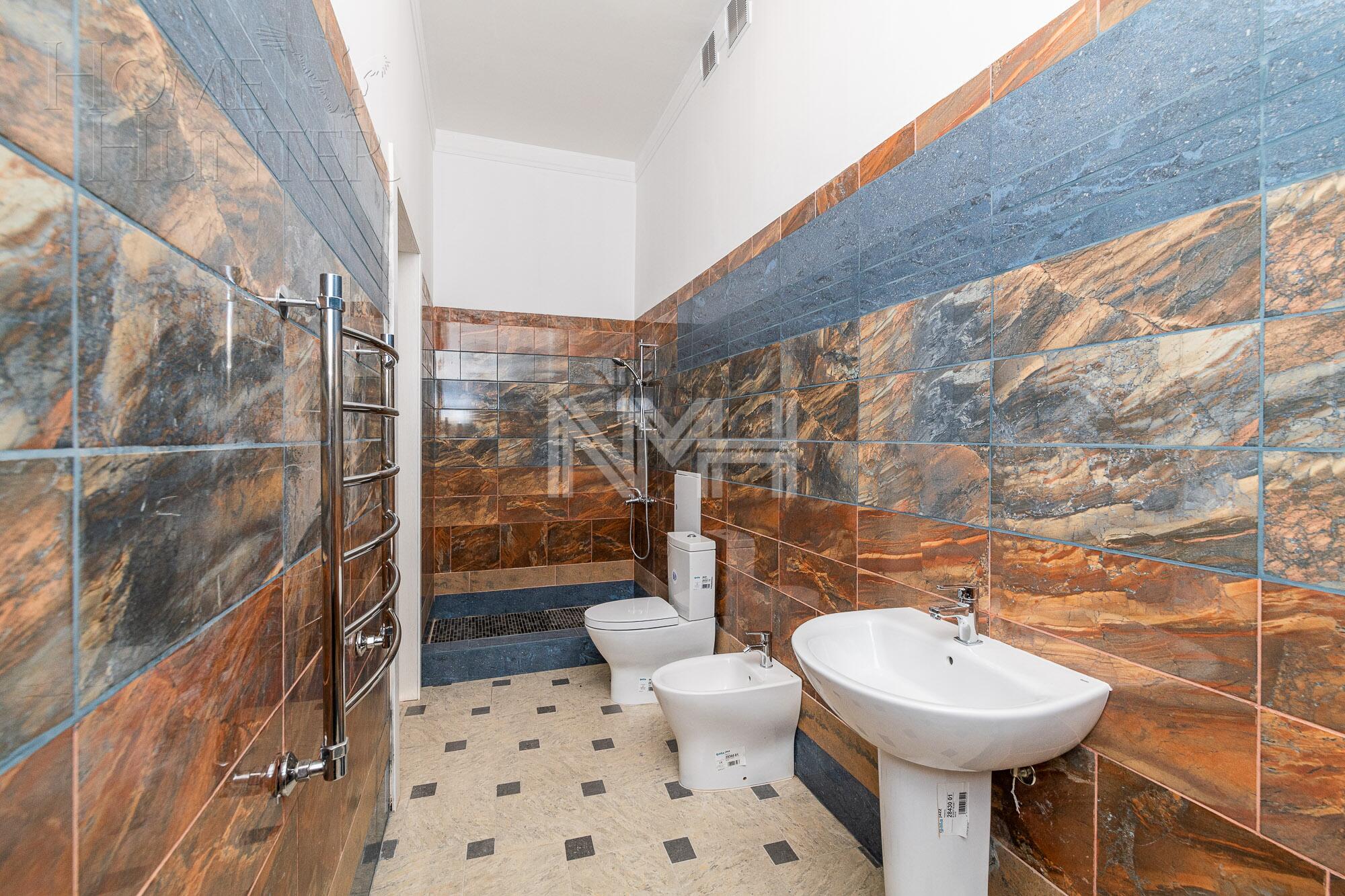 2-этажный коттедж 1 036 м² с отделкой