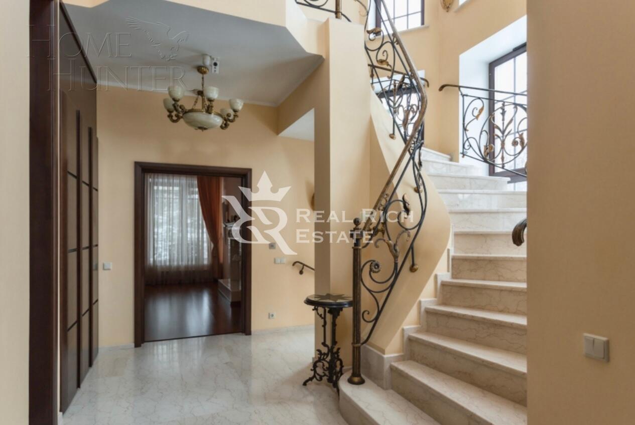 2-этажный коттедж 460 м² без отделки