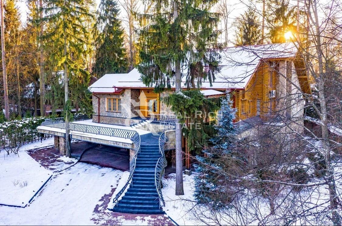 2-этажный коттедж 725 м² с отделкой