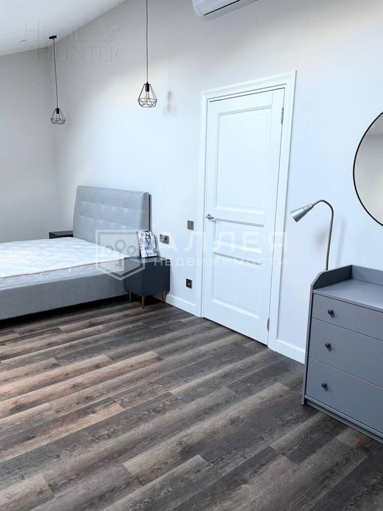 3-этажный таунхаус 320 м² с отделкой