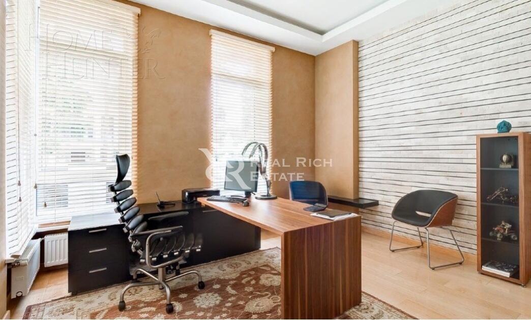 3-этажный коттедж 550 м² с отделкой