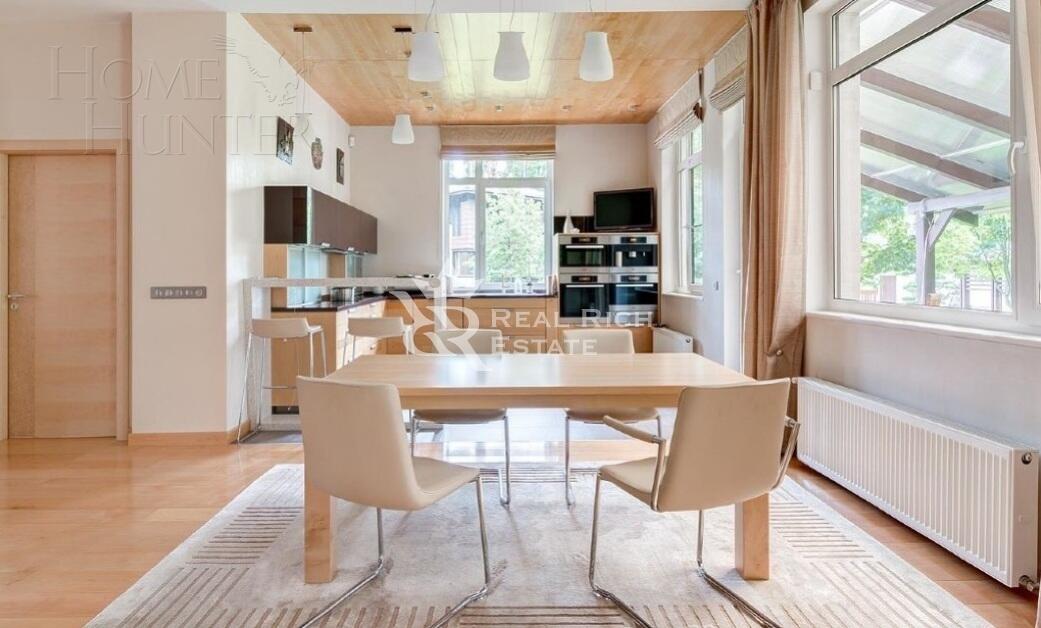 3-этажный коттедж 550 м² с отделкой