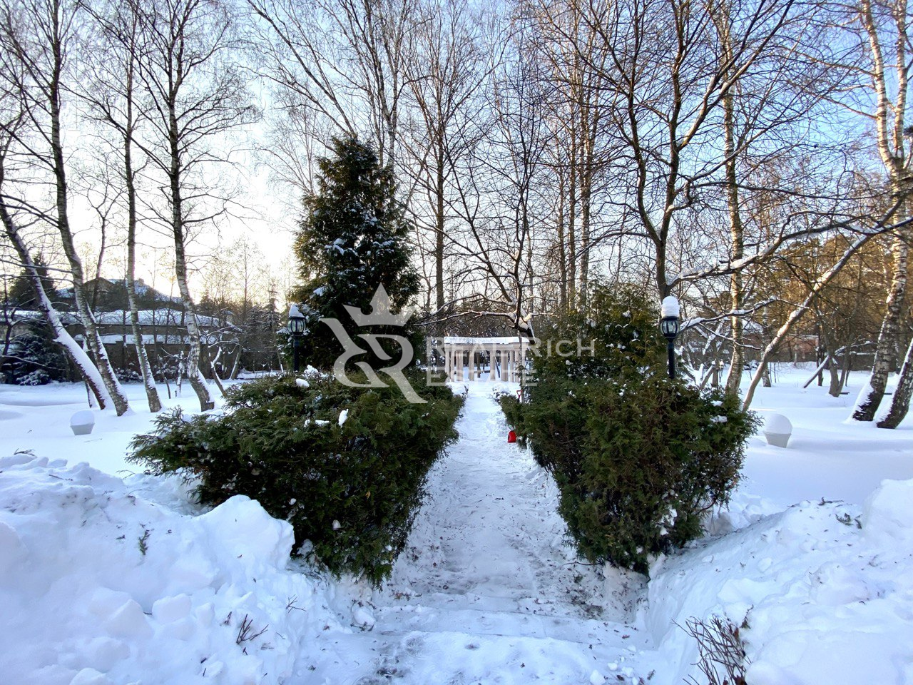 2-этажный коттедж 1 360 м² с отделкой