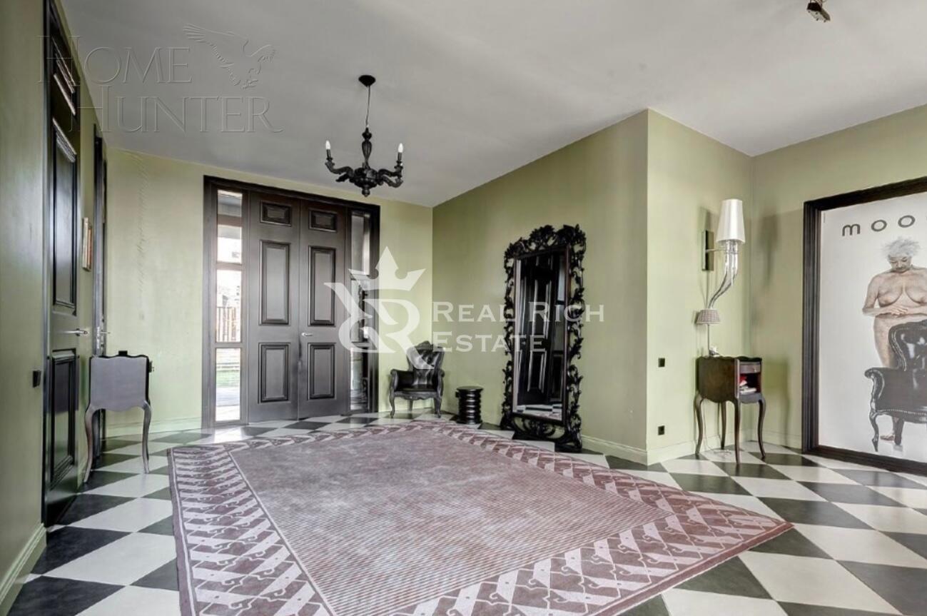 2-этажный коттедж 1 000 м² с отделкой