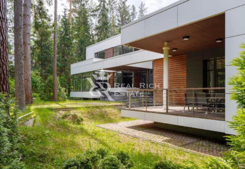 2-этажный коттедж 1 200 м² с отделкой