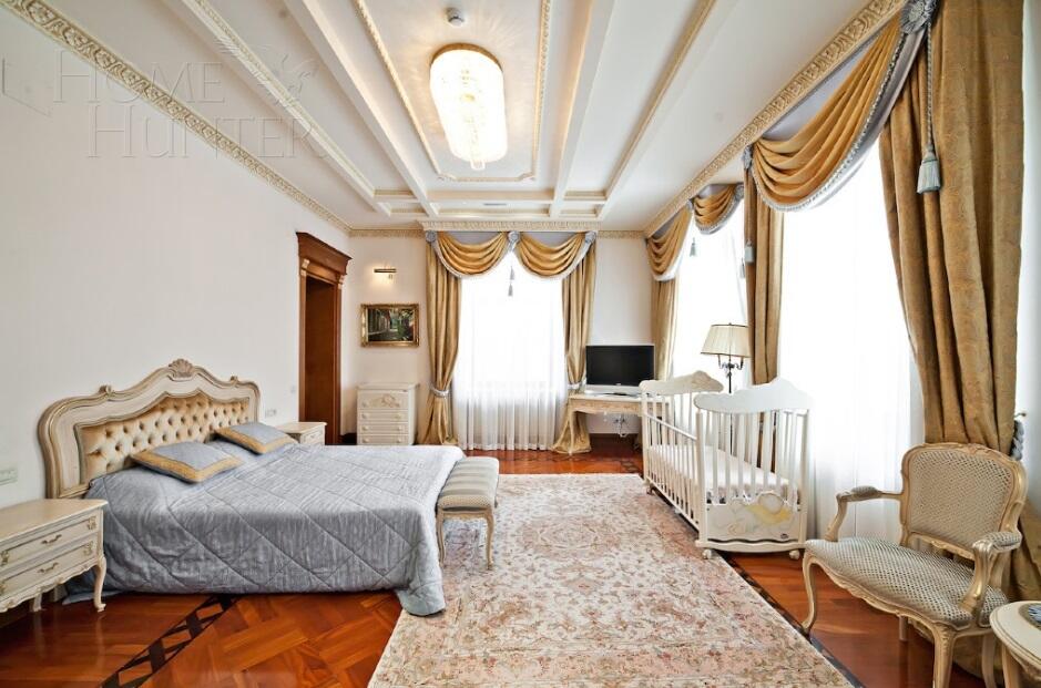 3-этажный коттедж 2 800 м² с отделкой