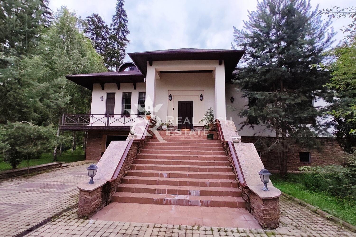 2-этажный коттедж 462 м² с отделкой