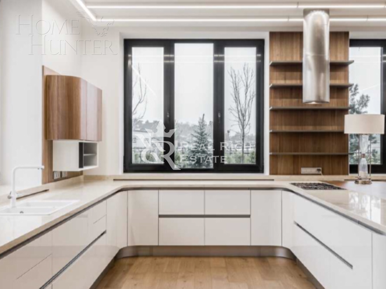 2-этажный коттедж 1 365 м² с отделкой