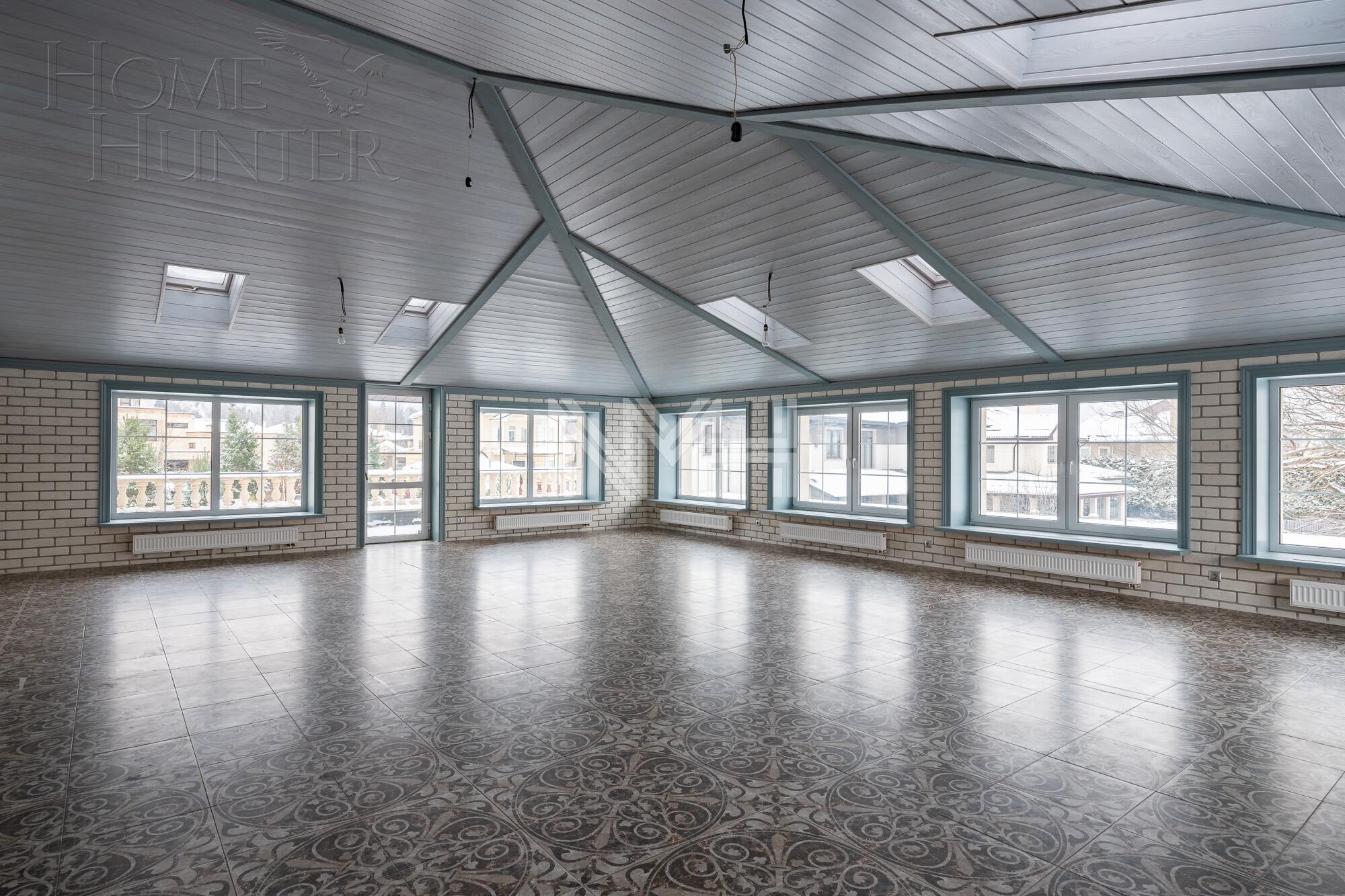 3-этажный коттедж 1 162 м² с отделкой