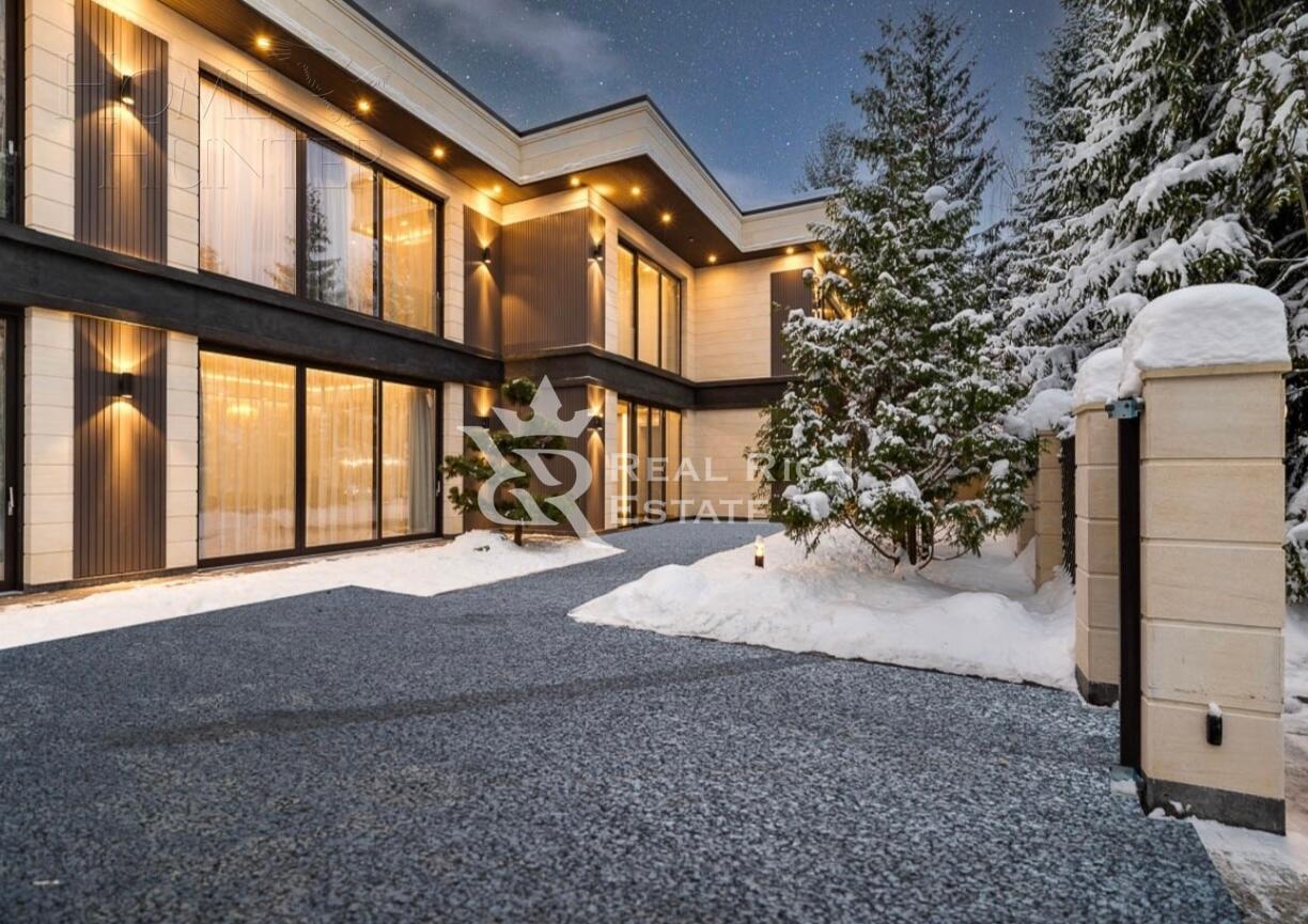 2-этажный коттедж 1 400 м² без отделки