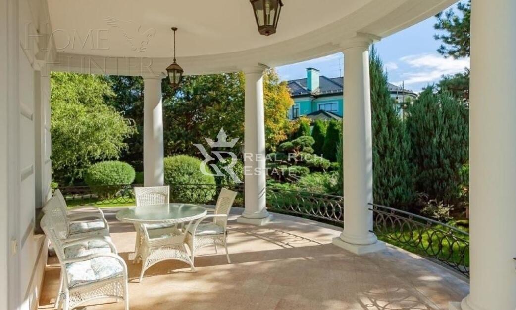 2-этажный коттедж 1 800 м² без отделки