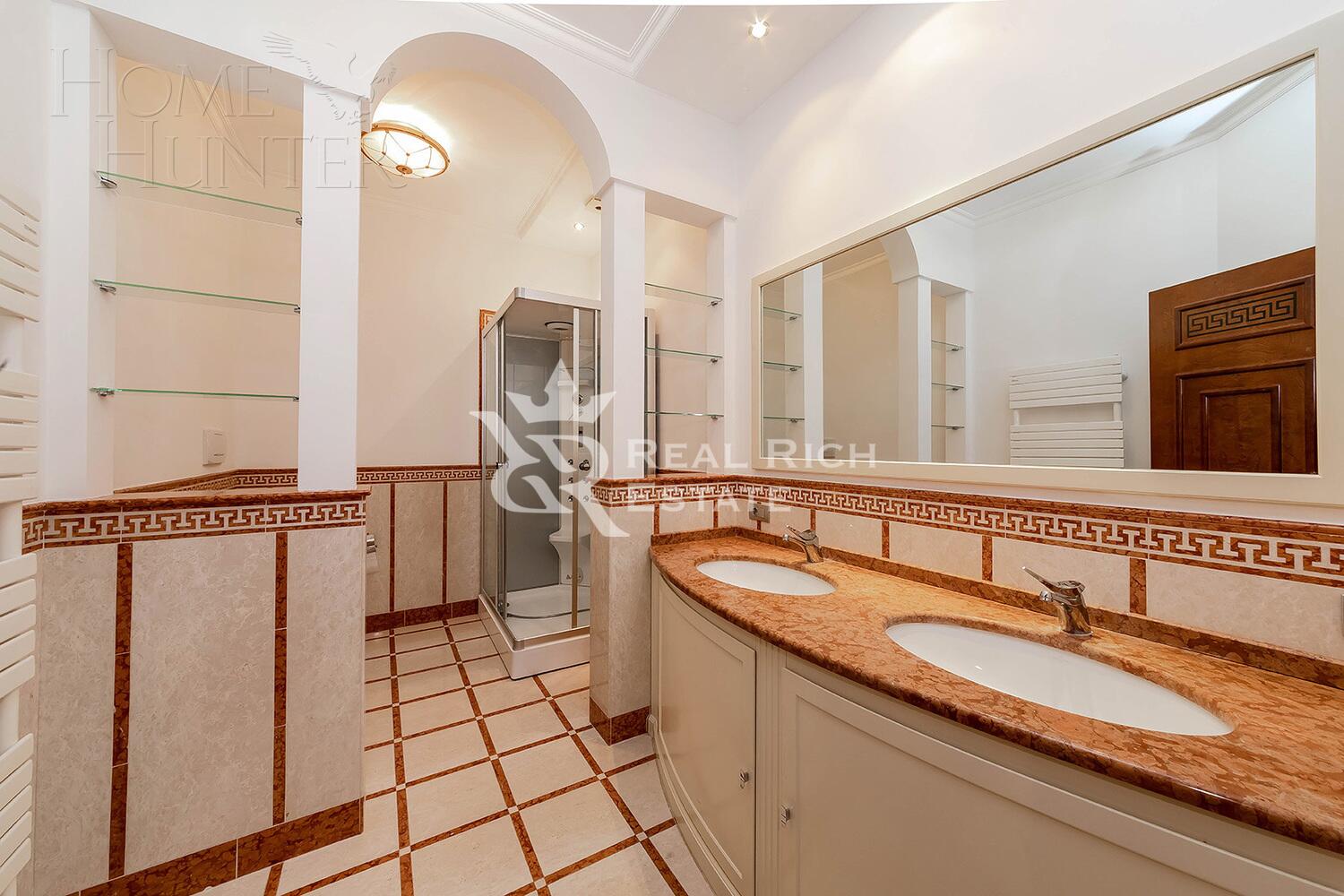 2-этажный коттедж 900 м² с отделкой