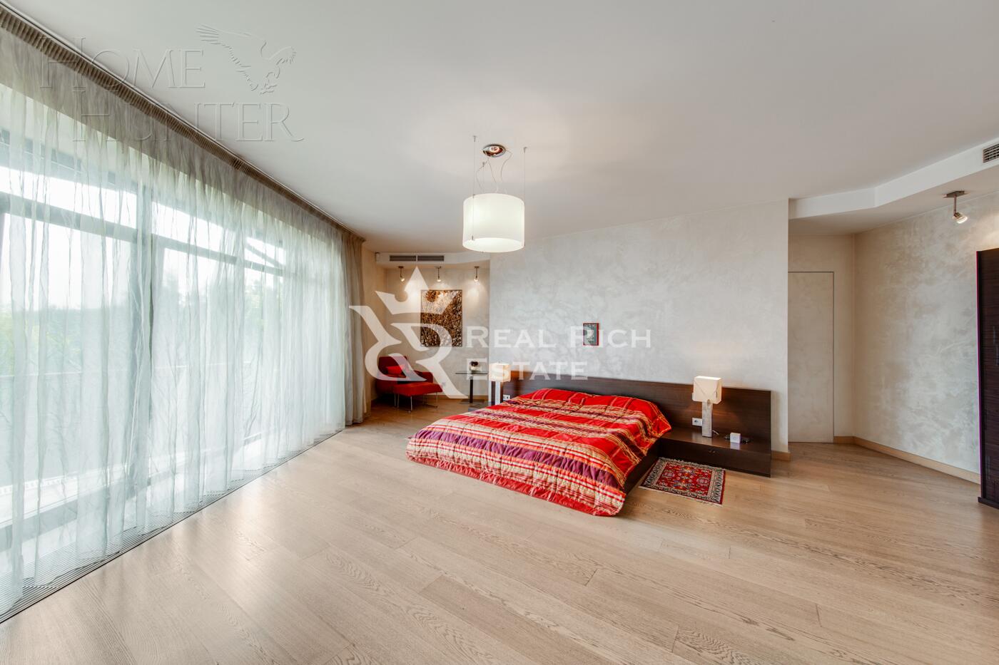 2-этажный коттедж 1 100 м² с отделкой