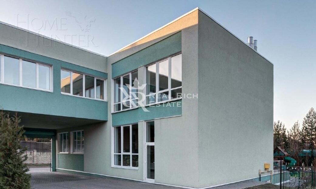 2-этажный коттедж 330 м² с отделкой