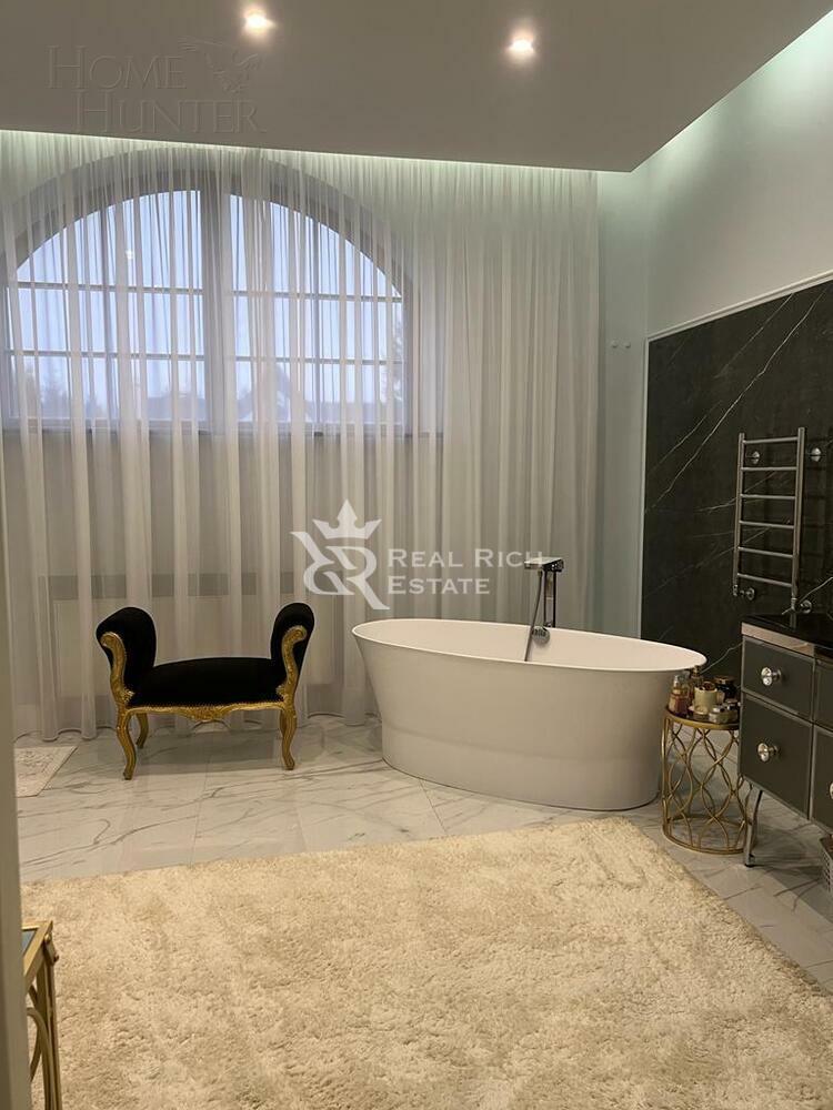 3-этажный коттедж 1 000 м² с отделкой