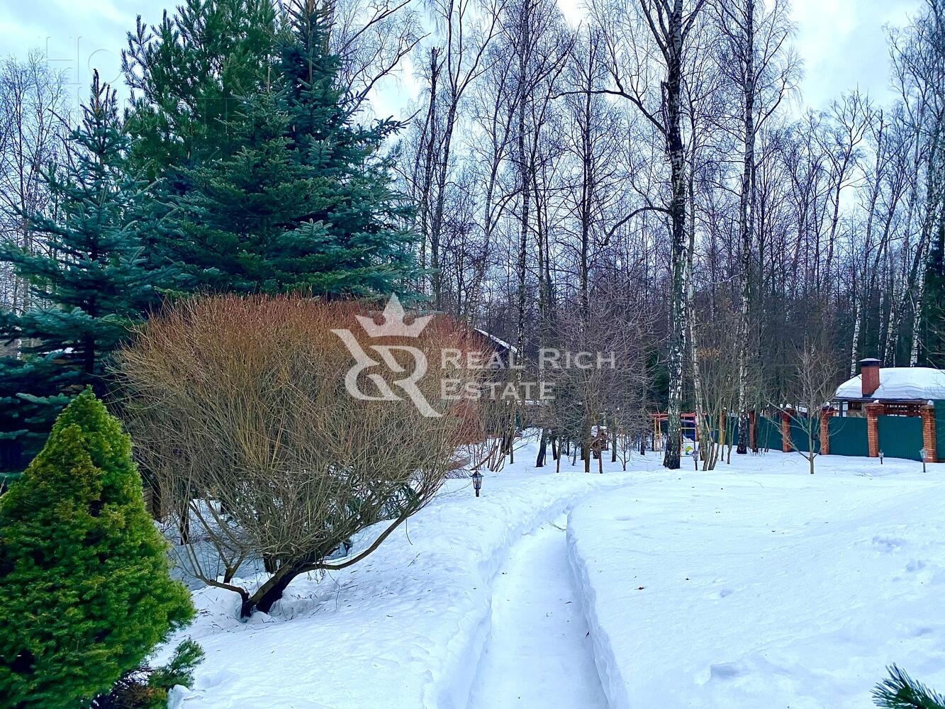 2-этажный коттедж 300 м² с отделкой