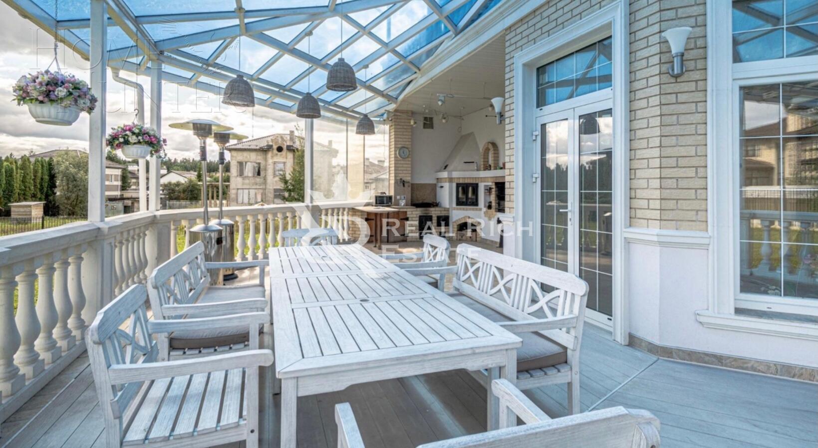 2-этажный коттедж 1 000 м² без отделки