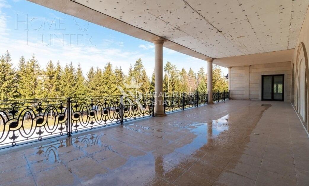 2-этажный коттедж 2 800 м² без отделки