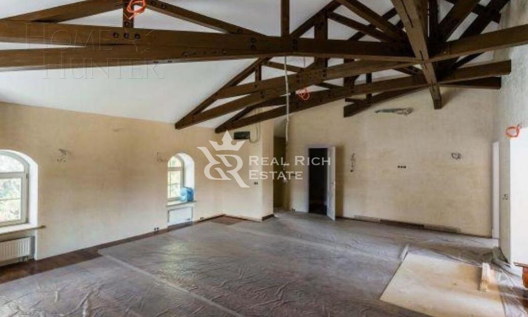 2-этажный коттедж 1 300 м² без отделки