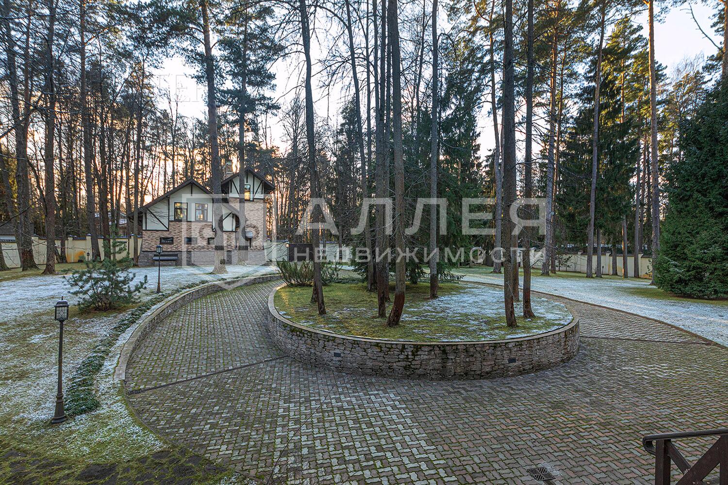 3-этажный коттедж 780 м² без отделки