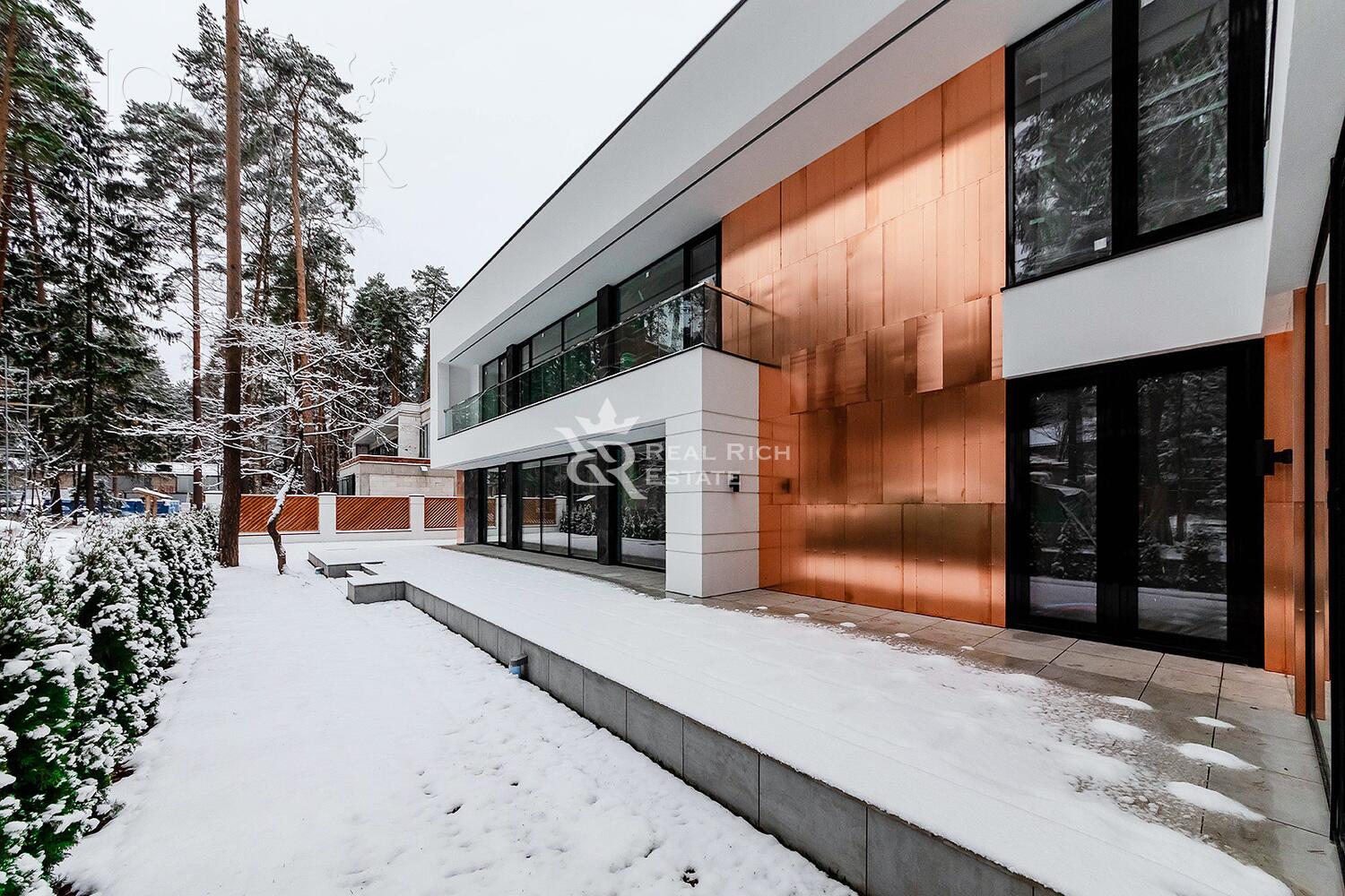 2-этажный коттедж 800 м² без отделки