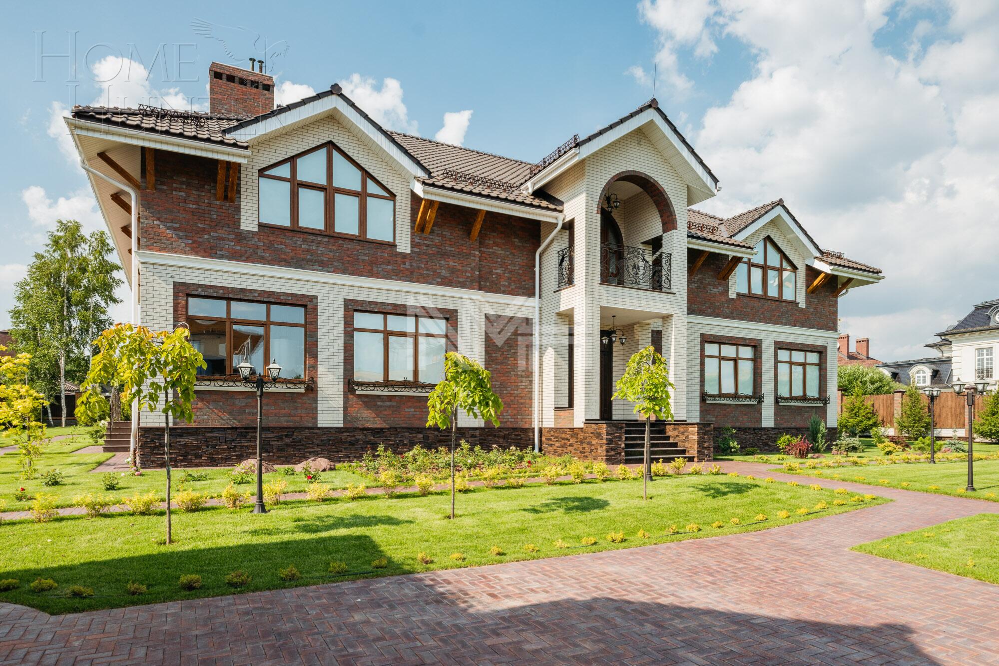 2-этажный коттедж 900 м² с отделкой