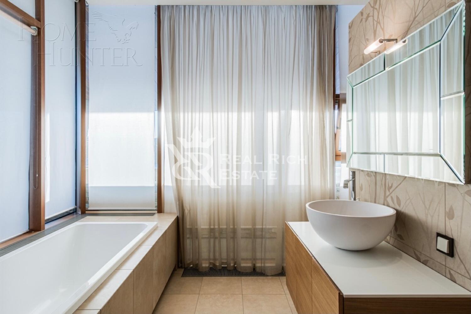 2-этажный коттедж 1 360 м² с отделкой